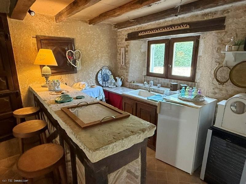 Maison en pierre - 228 m² - 7 pièces