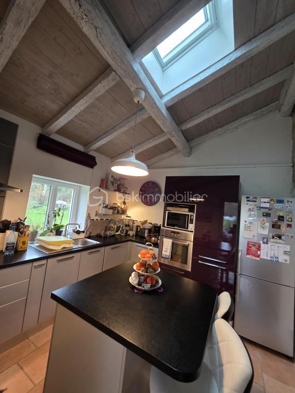 Maison en pierre - 223 m² - 8 pièces