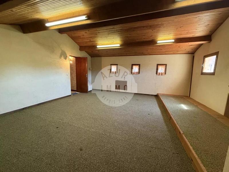 Maison - 143 m² - 5 pièces