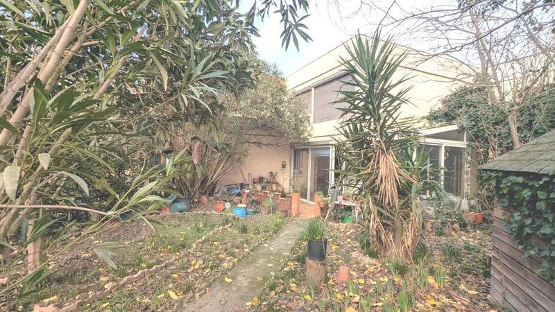 Villa - 90 m² - 5 pièces