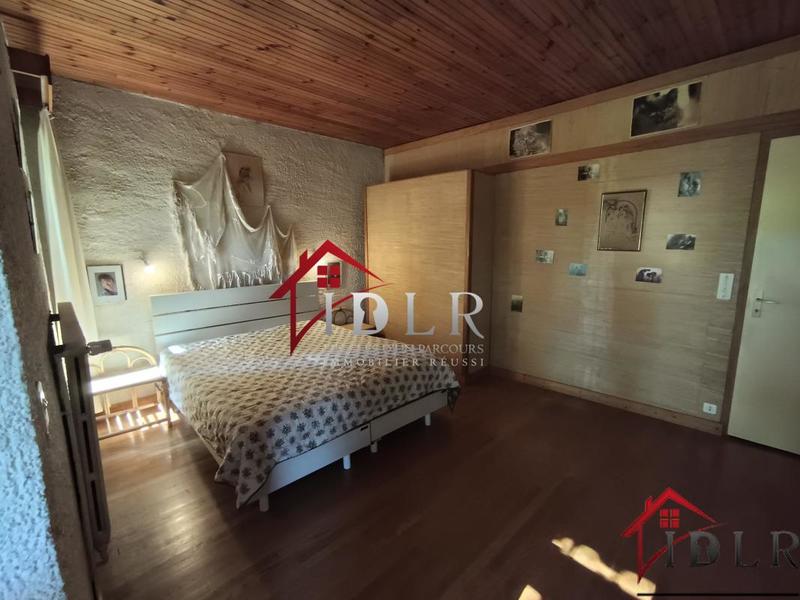 Maison - 270 m² - 9 pièces