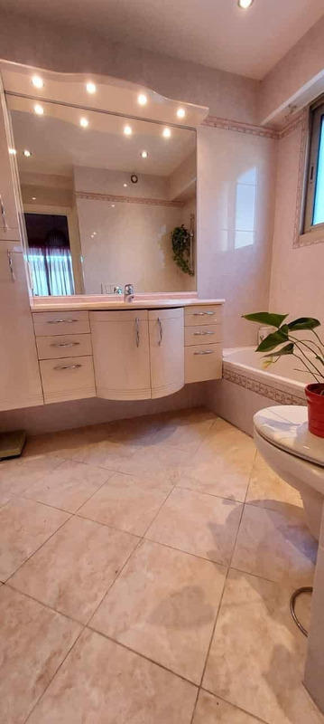 Appartement - 75 m² - 3 pièces