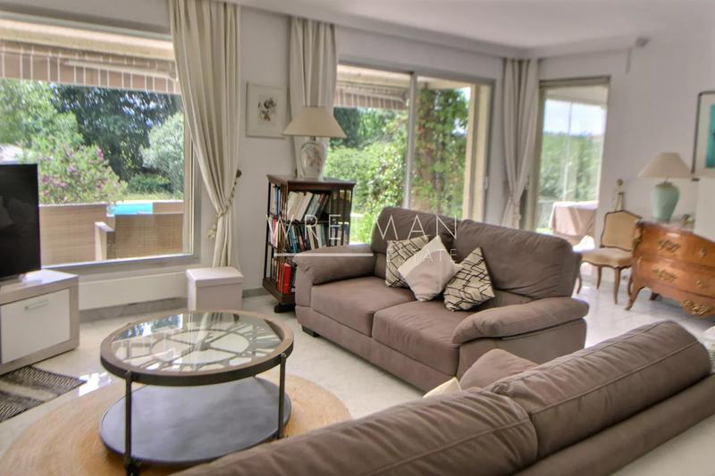 Villa - 219 m² - 5 pièces