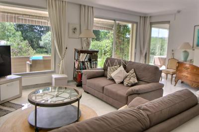 Villa - 219 m² - 5 pièces