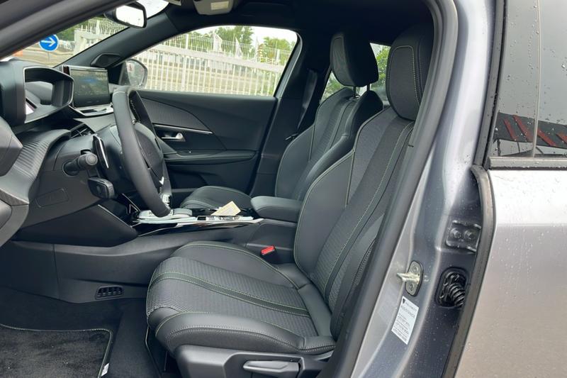 Peugeot 2008 Hybrid 145 E-Dsc6 Gt Visi