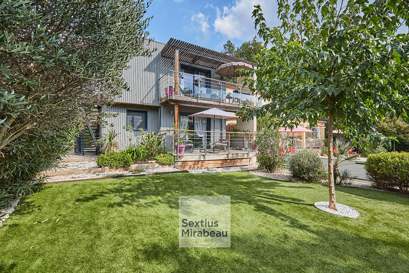 Maison - 200 m² - 6 pièces