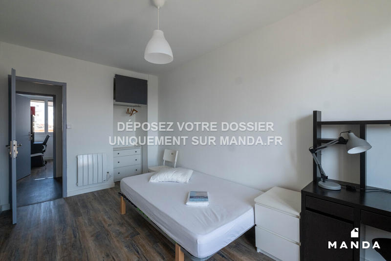 Chambre - 12 m² - 4 pièces