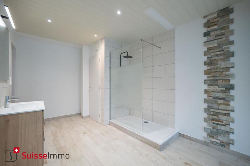 Maison - 211 m² - 8 pièces