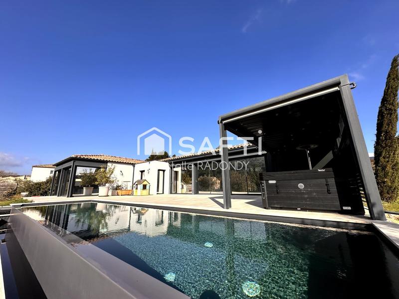 Maison - 219 m² - 5 pièces