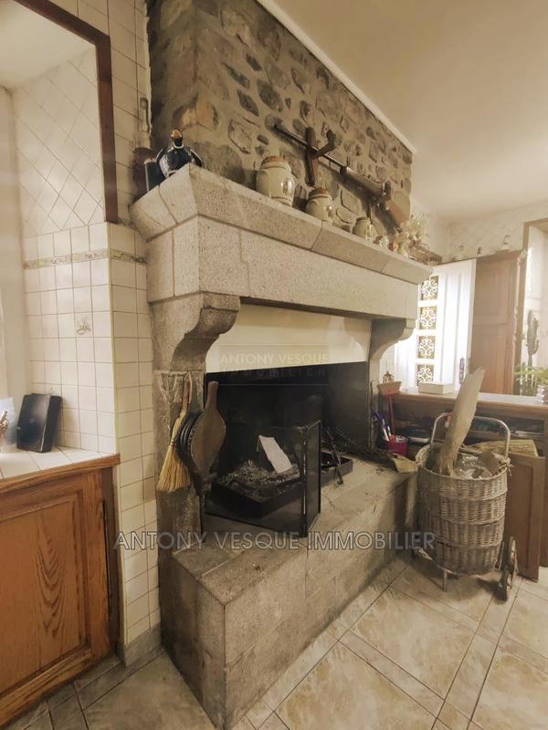 Maison - 250 m² - 10 pièces