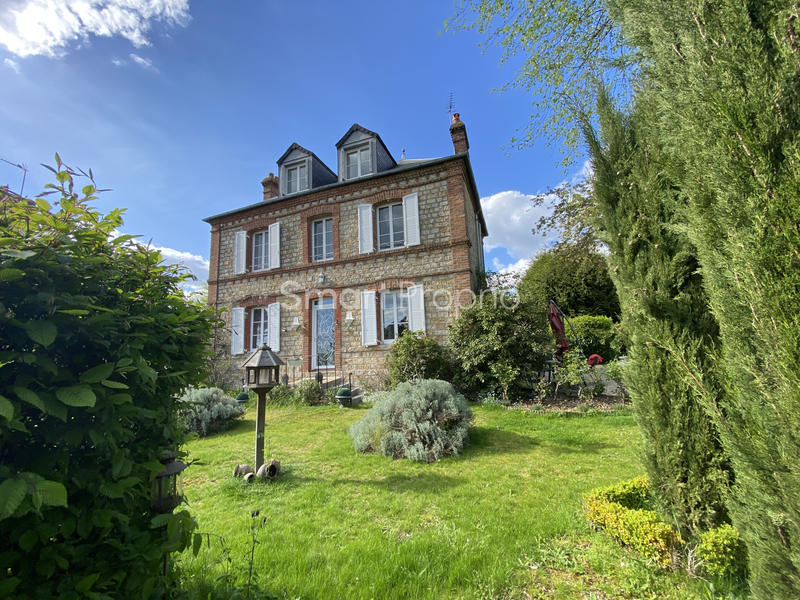 Maison - 140 m² - 6 pièces