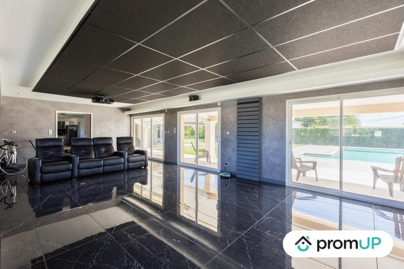 Villa - 234 m² - 7 pièces