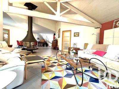 Maison - 240 m² - 8 pièces