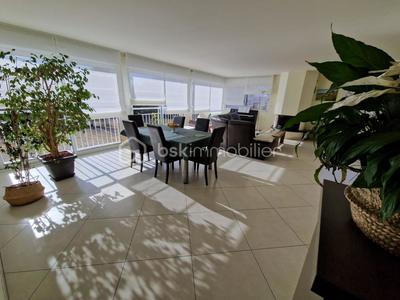 Maison de village - 240 m² - 9 pièces