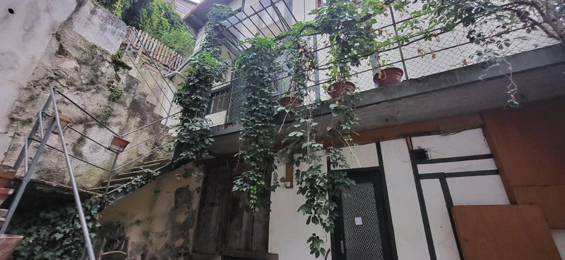 Immeuble - 180 m² - 15 pièces