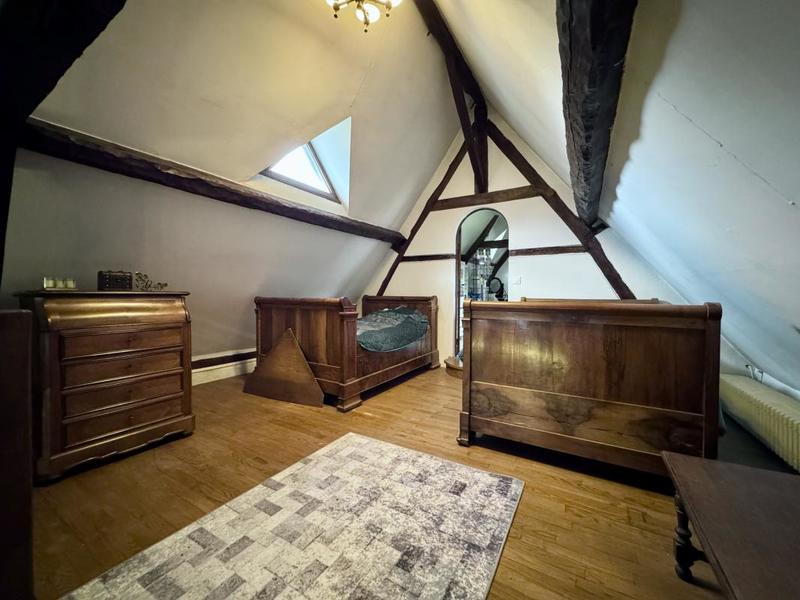 Maison - 230 m² - 9 pièces