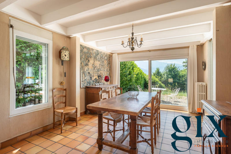 Maison - 286 m² - 8 pièces