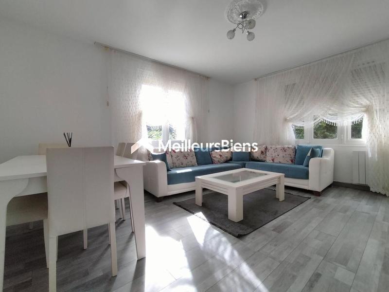 Maison - 93 m² - 4 pièces