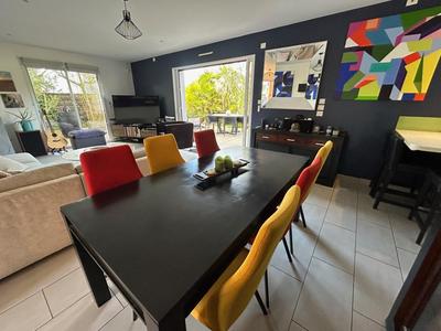 Maison - 164 m² - 8 pièces