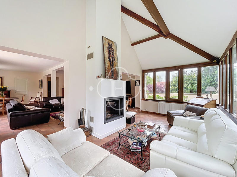 Maison - 168 m² - 8 pièces