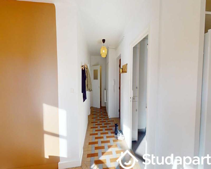 Chambre - 140 m² - 1 pièce