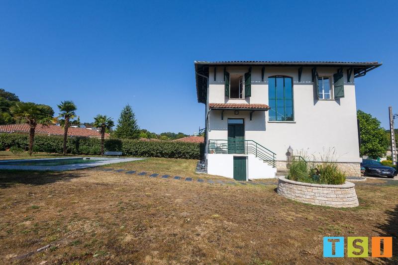 Maison bourgeoise - 140 m² - 4 pièces