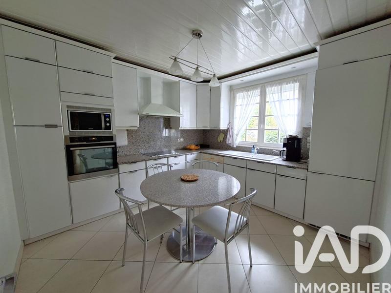 Maison - 222 m² - 6 pièces