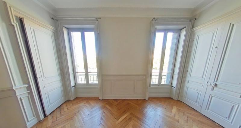 Appartement - 220 m² - 6 pièces