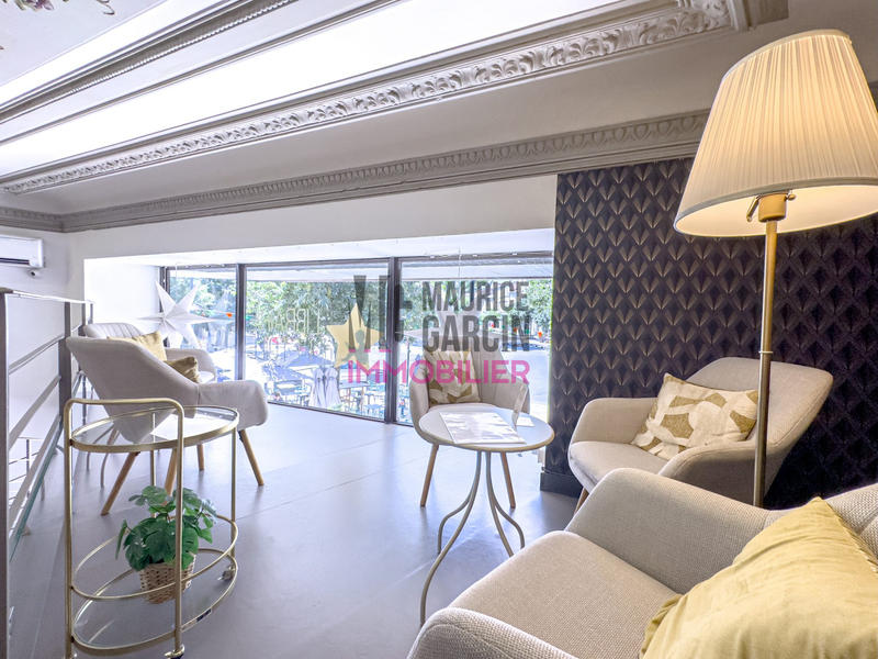 Fonds de commerce - Local d'activité / Entrepôt - 150 m²