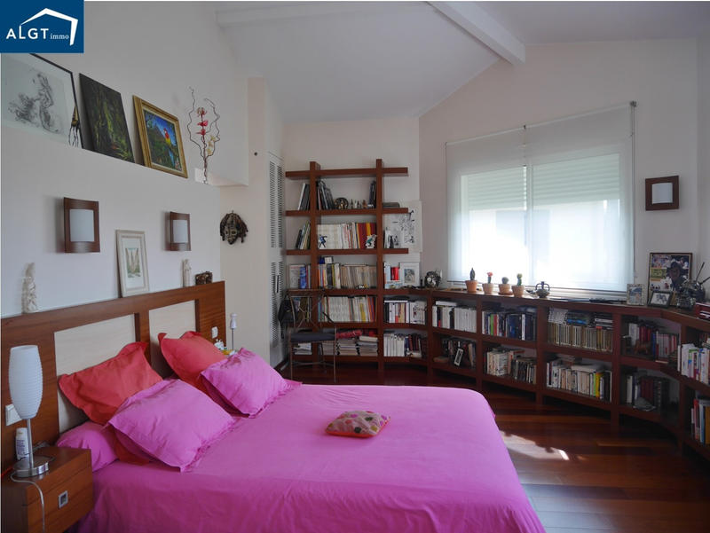 Villa - 210 m² - 6 pièces