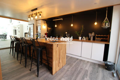 Maison - 270 m² - 5 pièces