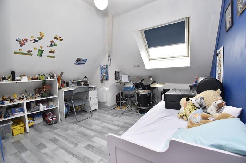 Pavillon - 150 m² - 8 pièces