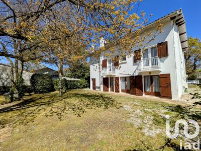 Maison - 188 m² - 8 pièces