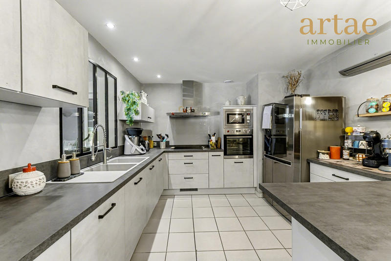 Maison traditionnelle - 137 m² - 5 pièces