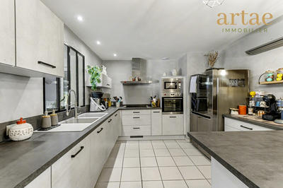 Maison traditionnelle - 137 m² - 5 pièces