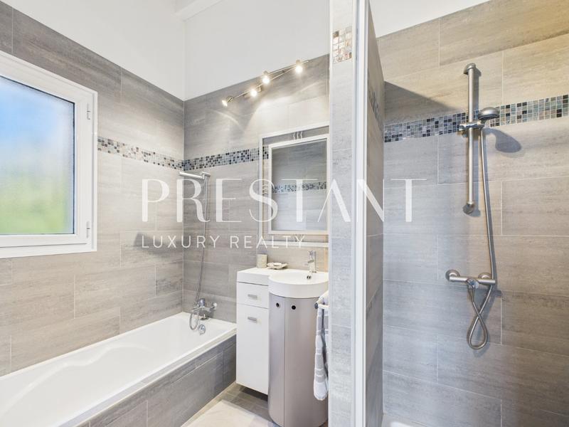 Maison - 294 m² - 9 pièces