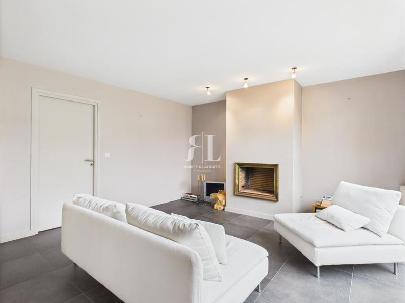 Maison - 251 m² - 8 pièces