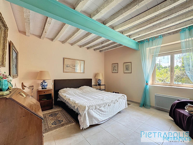 Maison - 320 m² - 7 pièces