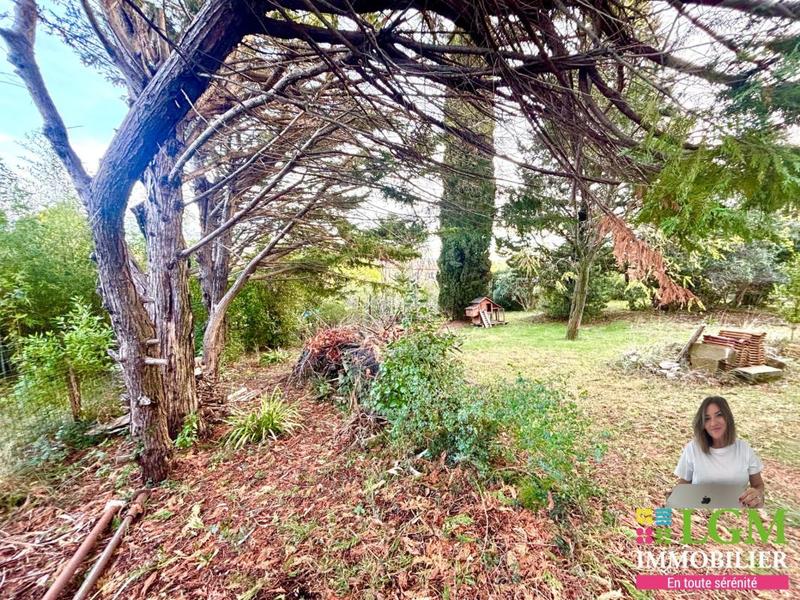 Immeuble - 90 m² - 2 pièces