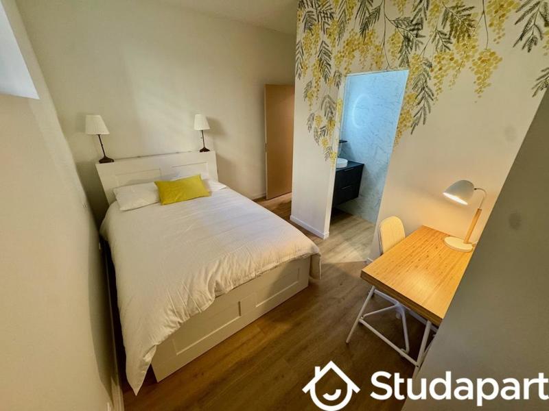 Chambre - 11 m² - 1 pièce