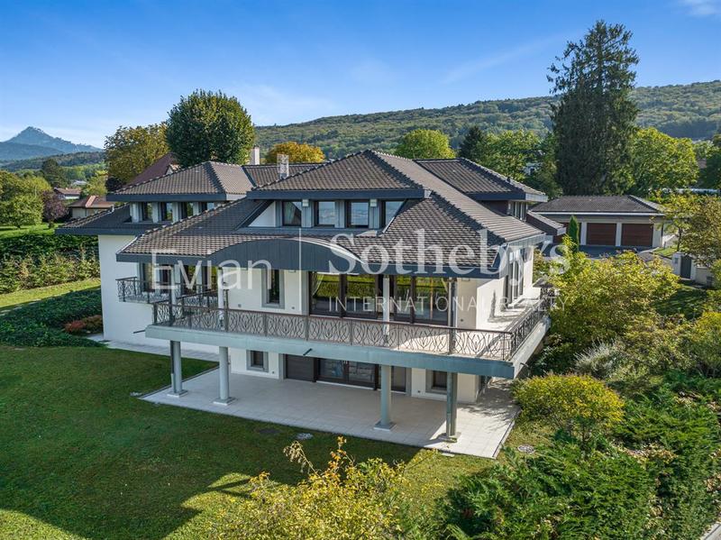 Maison - 480 m² - 7 pièces