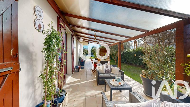 Maison - 220 m² - 7 pièces