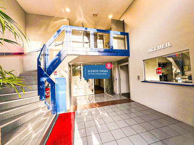 Bureau - 742 m² - 30 pièces