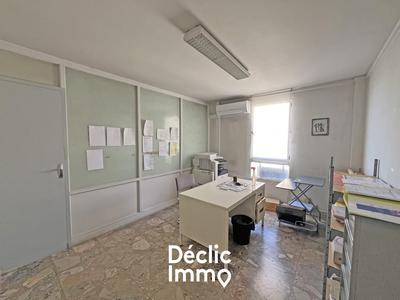 Bureau - 124 m² - 9 pièces