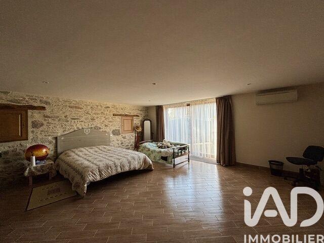 Maison - 416 m² - 13 pièces