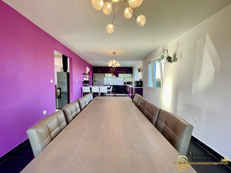Maison - 216 m² - 11 pièces