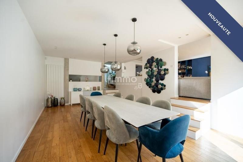 Maison d'architecte - 250 m² - 7 pièces