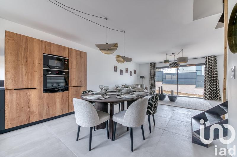 Maison - 95 m² - 4 pièces