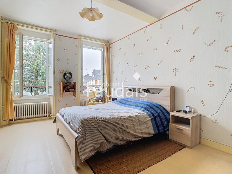 Maison - 248 m² - 10 pièces