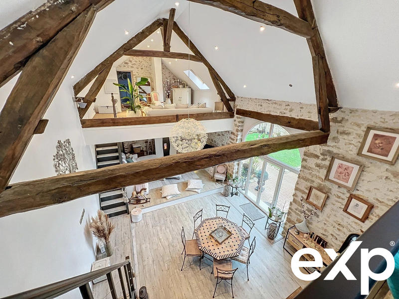 Maison - 285 m² - 8 pièces